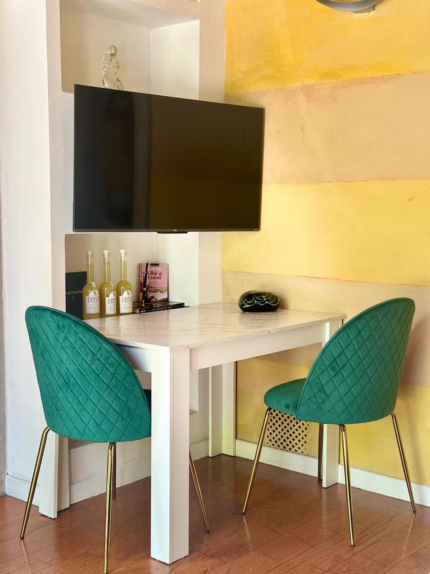 Escape With Pool In Apartment Florence